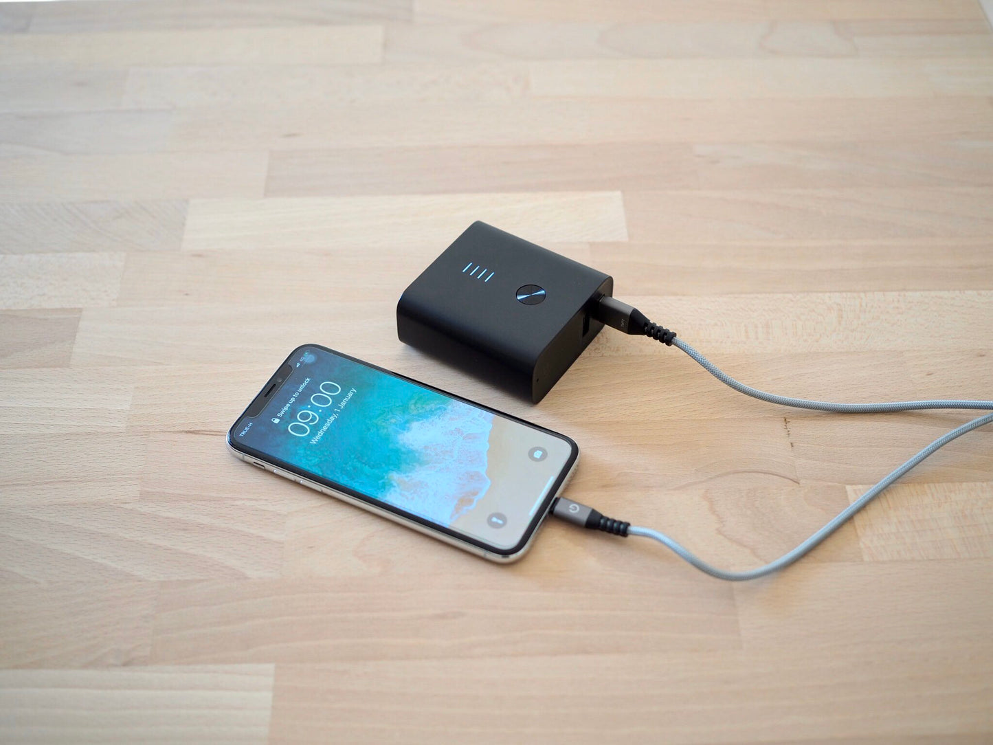 ZMI APB01 Powerbank 6500mAh Dual USB Wall Charger.